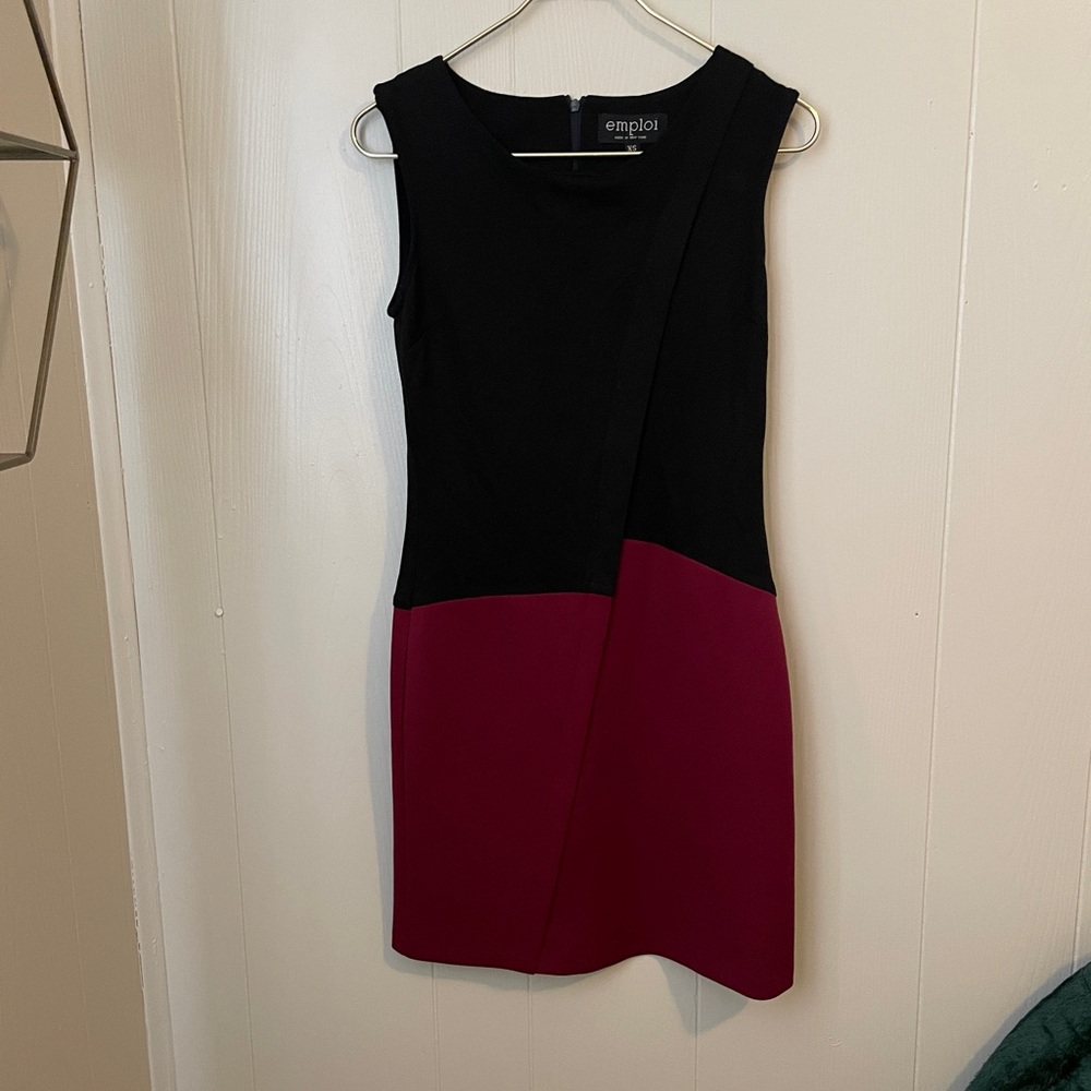 Black and Red Sheath Dress Knee-Length Sleeveless for Cocktail
